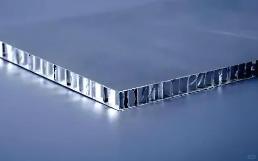 蜂窝板 最新铝蜂窝板十大品牌排行榜:阿鲁克邦、强徽领衔,行业权威榜单揭晓