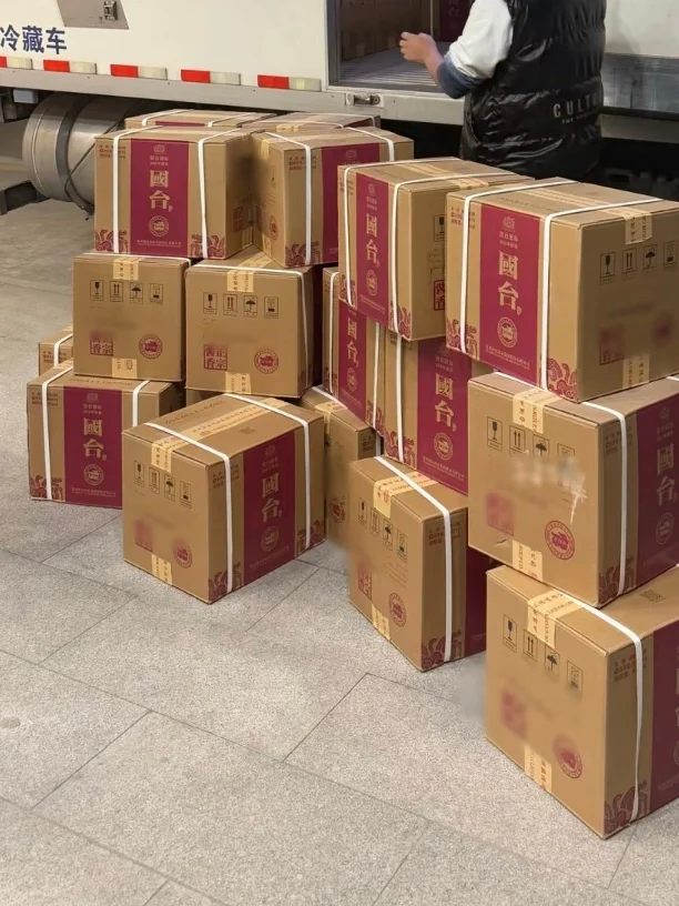 非常适合送礼的大牌白酒，国台酱酒礼盒