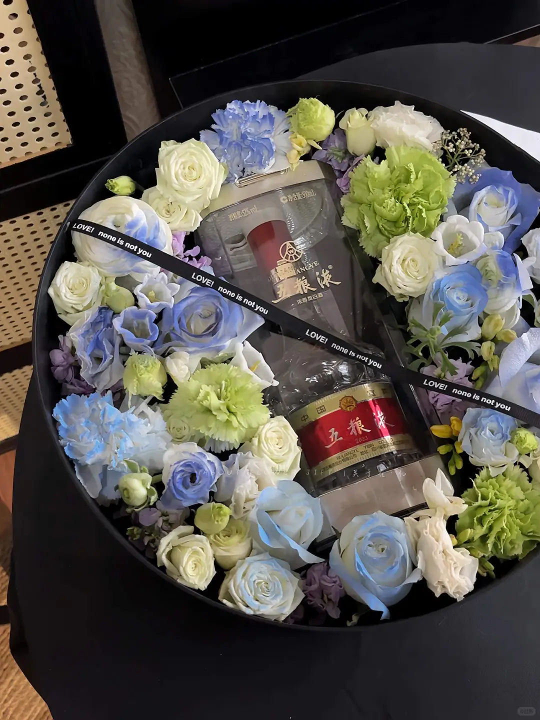 酒+花也太好看了吧！✨