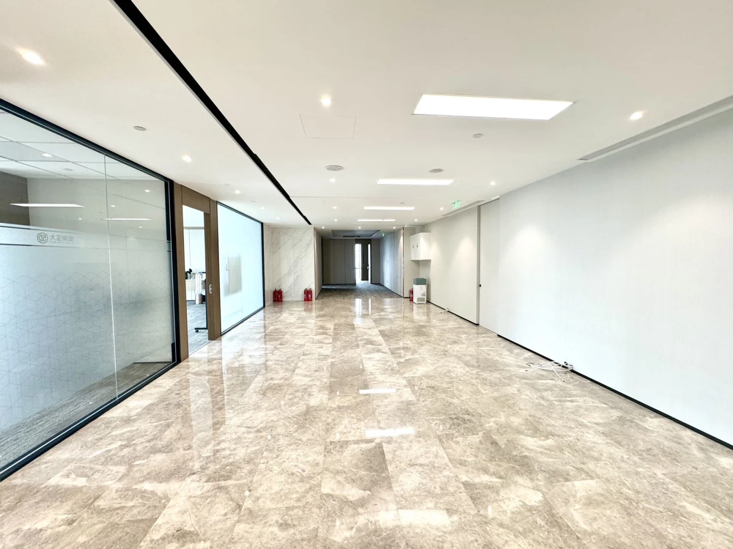 IFC 招财双面采光 谁租谁上市