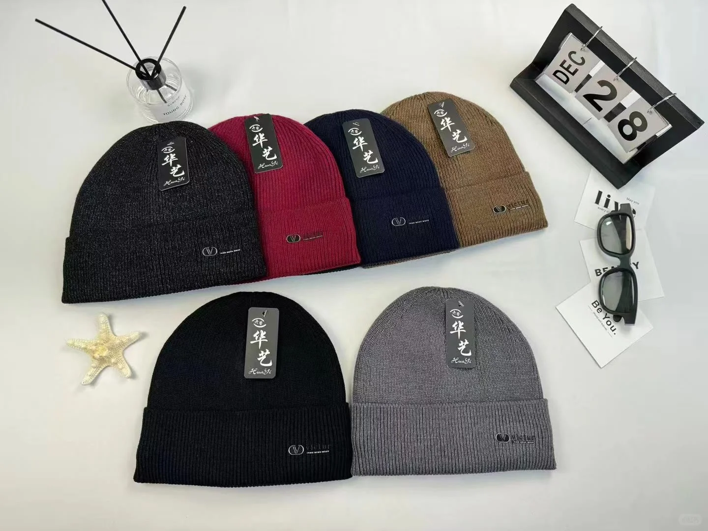 帽子批发，各种颜色种类！欢迎咨询！