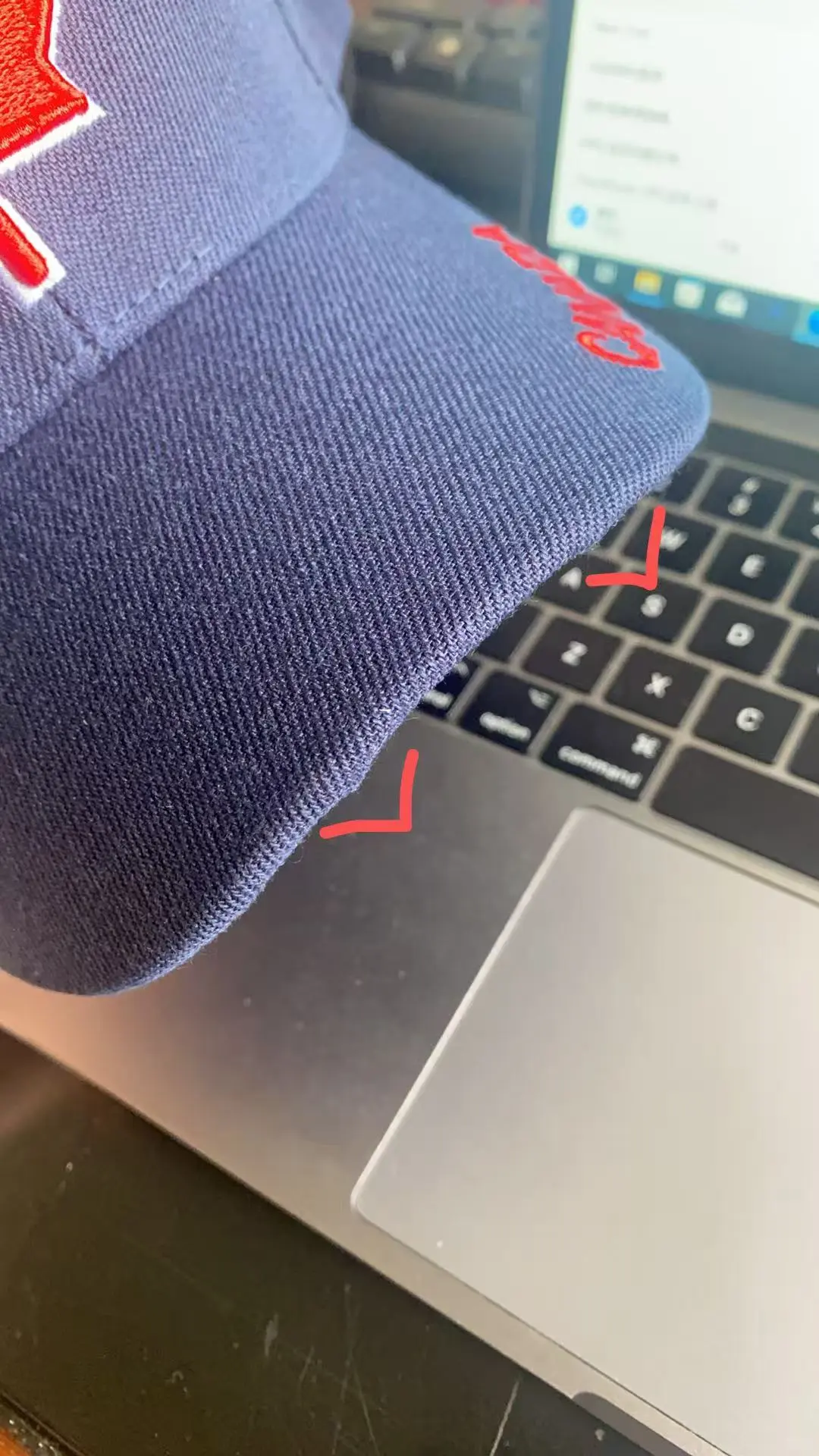 同样的面料，为啥做出来的帽子差这么多？?