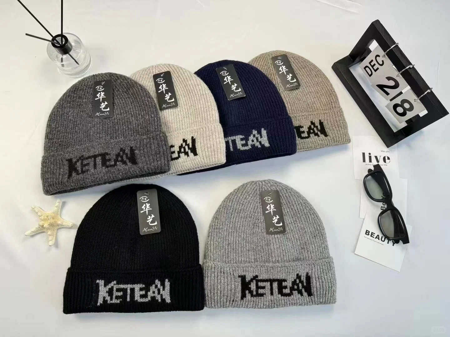 帽子批发，各种颜色种类！欢迎咨询！