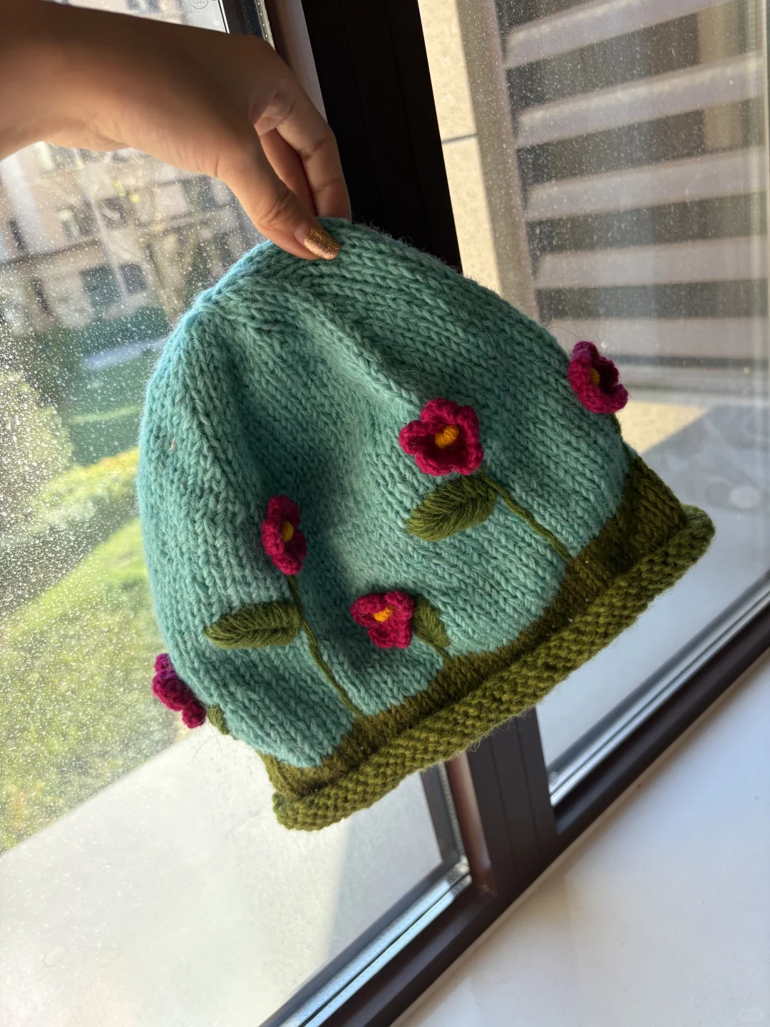 呐～帽子上开出了小花花