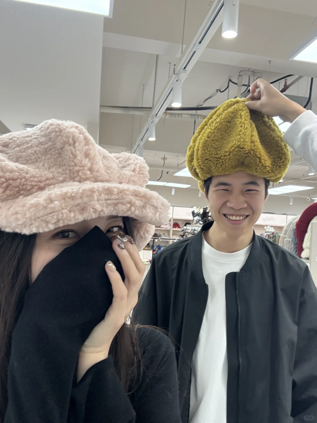 当我在义乌工厂选帽子时……