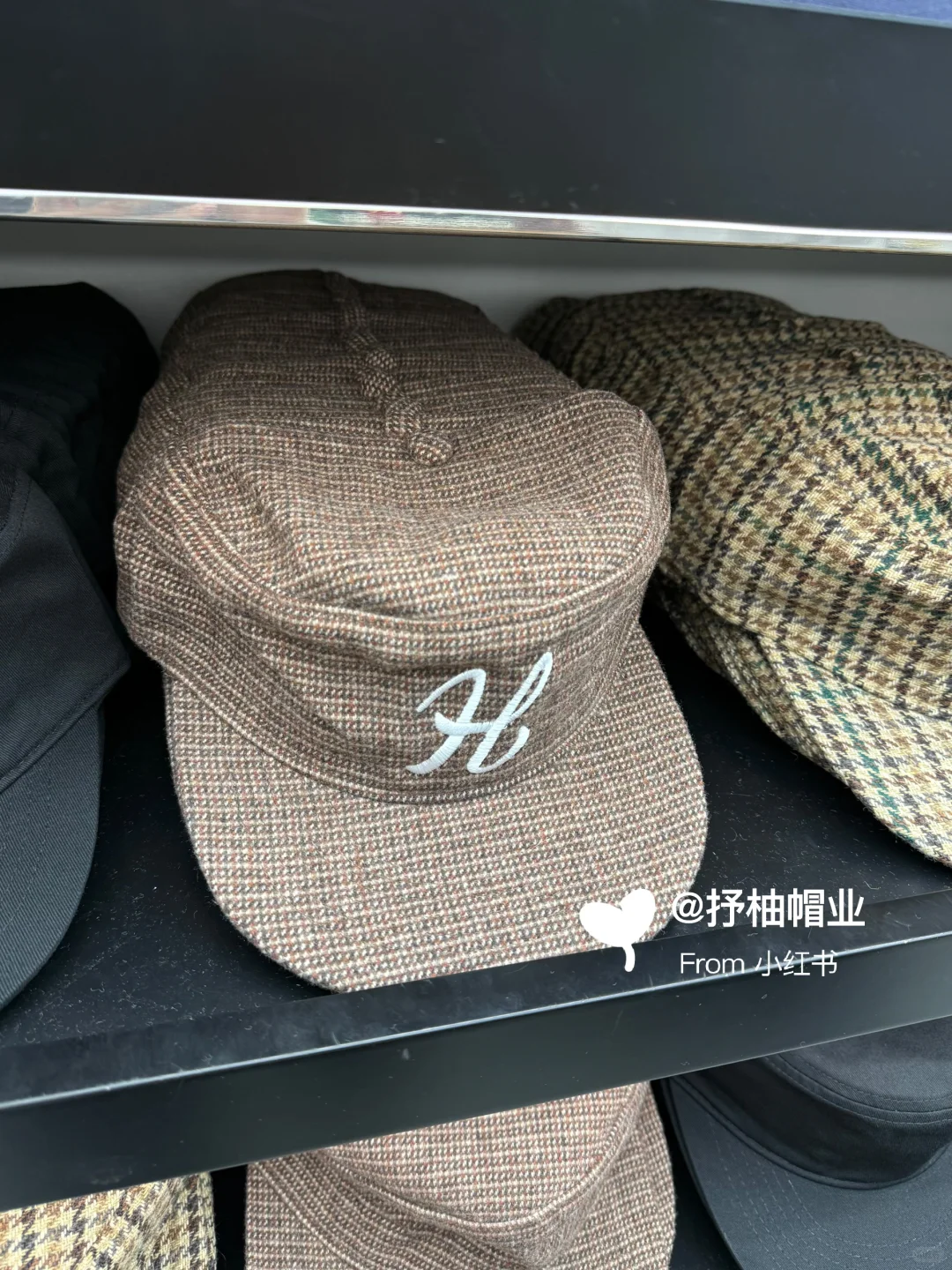 库房实拍‼️?ins博主同款帽子真的太好看啦～