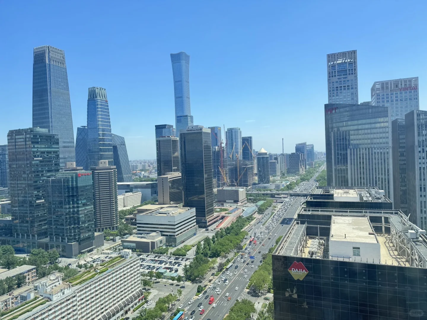 IFC 招财双面采光 谁租谁上市