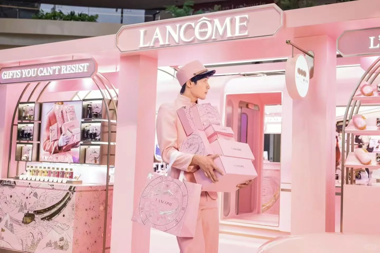 也是成为兰蔻的优质帽子代工厂啦