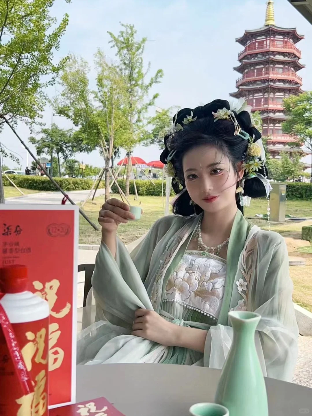 开启酱酒赛道的女生,人脉开挂指南