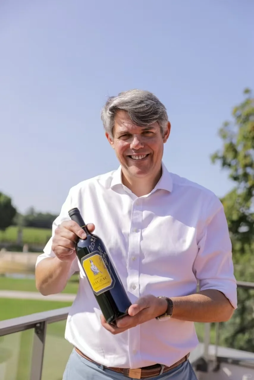 挖到列级名庄宝藏了,闭眼屯3箱