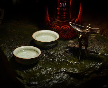 酒香不怕巷子深？揭秘白酒背后的秘密！