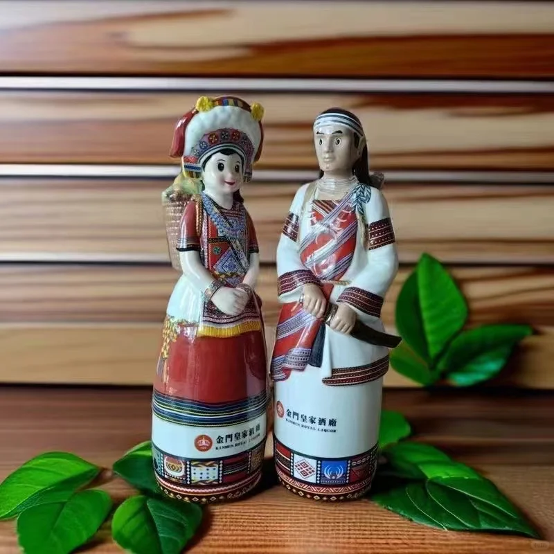 金门皇家高粱酒58度1000毫升，2013年生产。