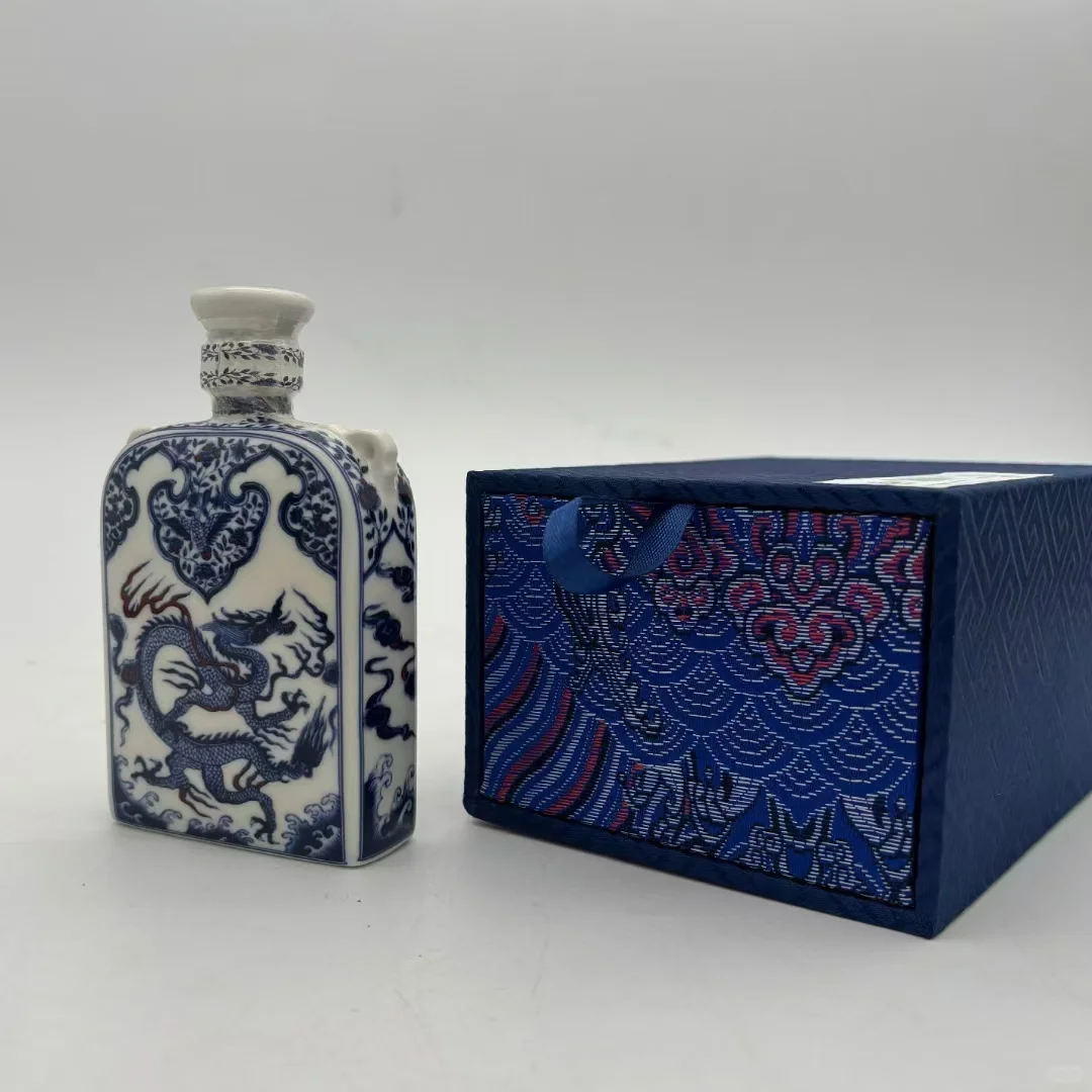 董程双耳扁青花乙巳蛇年纪念酒版酒版蓝色