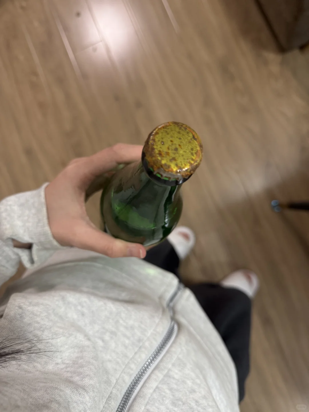 朋友专门送的有年份的二锅头 说是很好喝