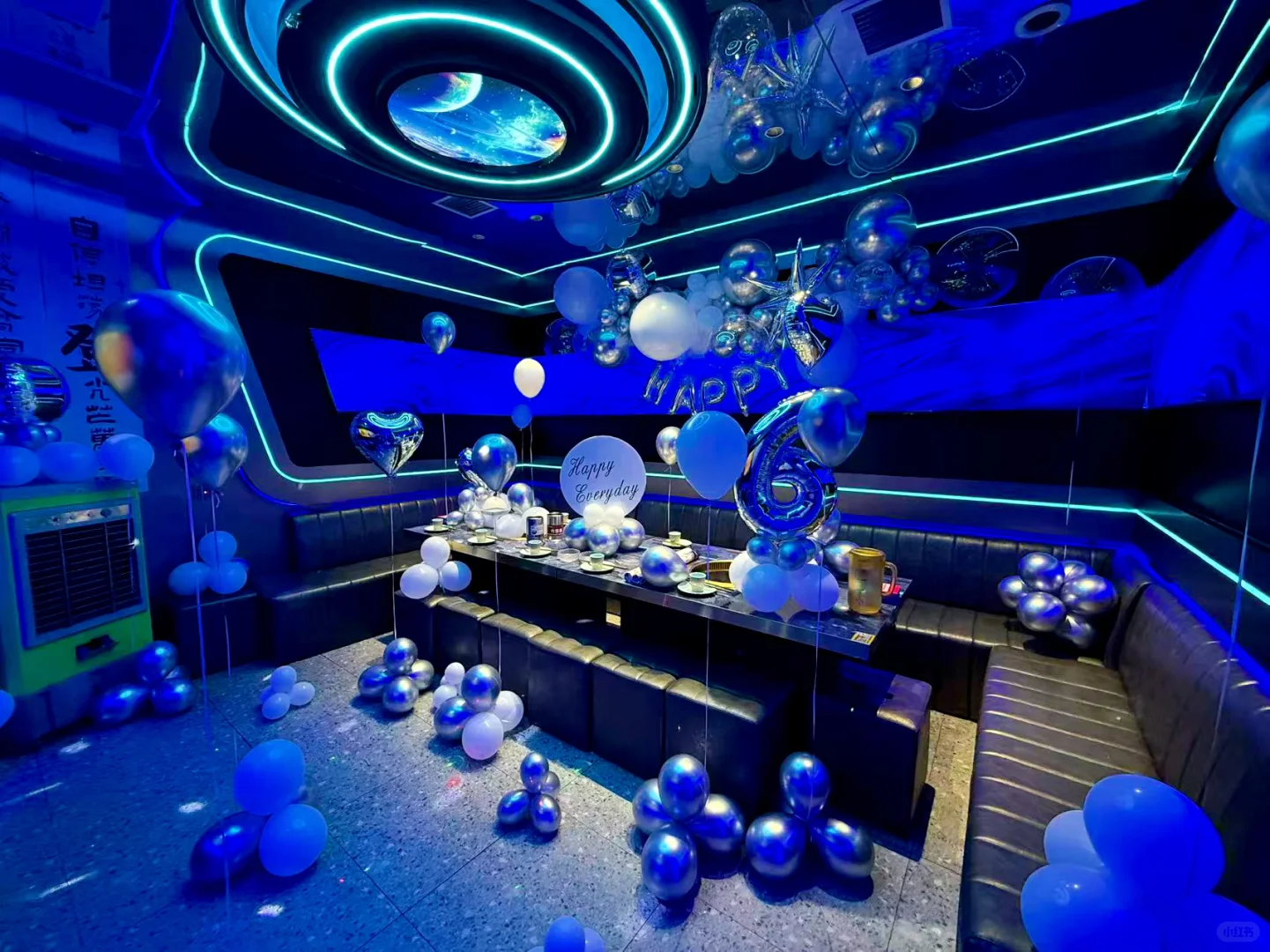 乌鲁木齐真不缺，有意思的欢唱火锅店