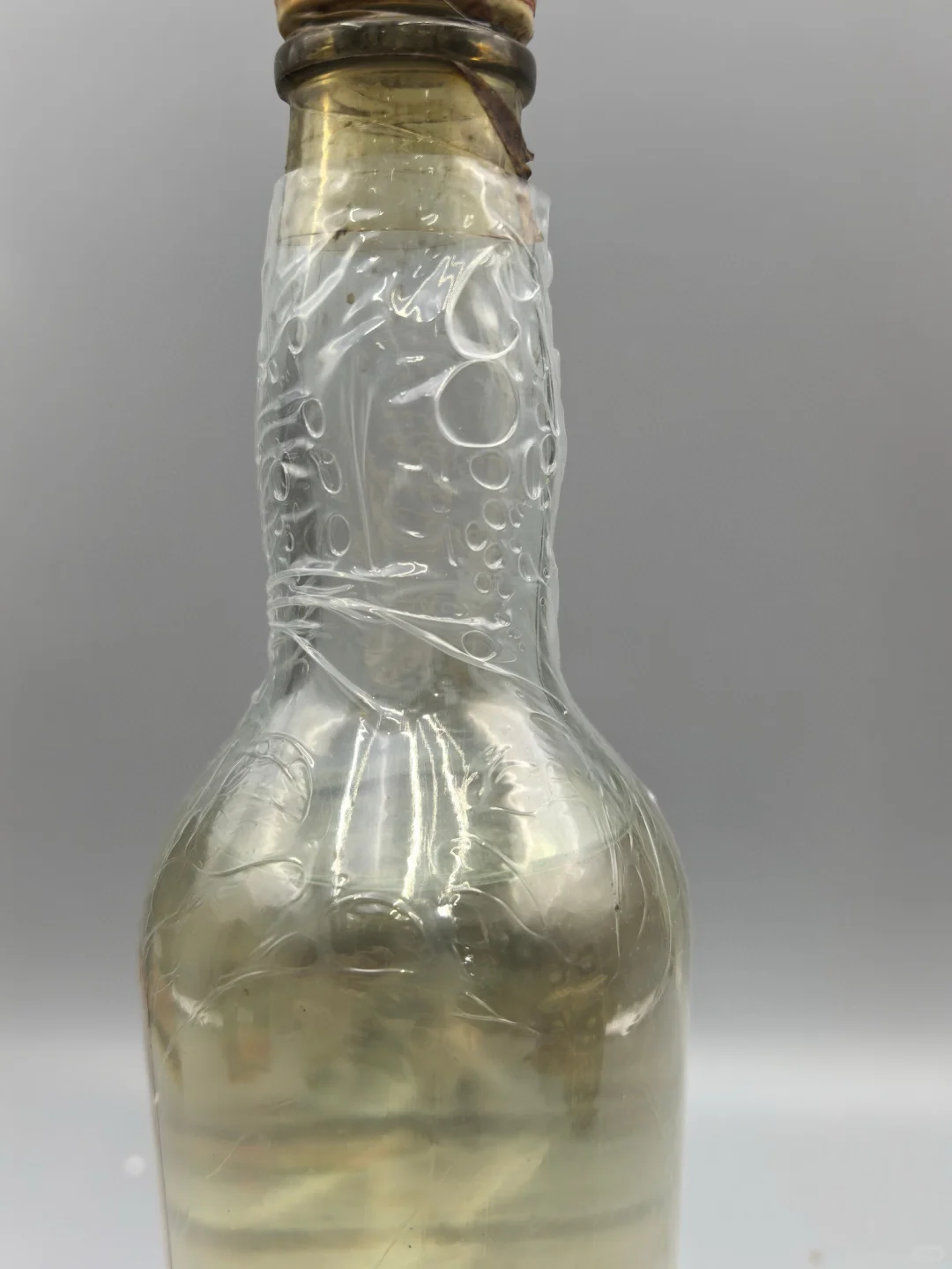 69年金门高粱黑金刚一瓶?9000