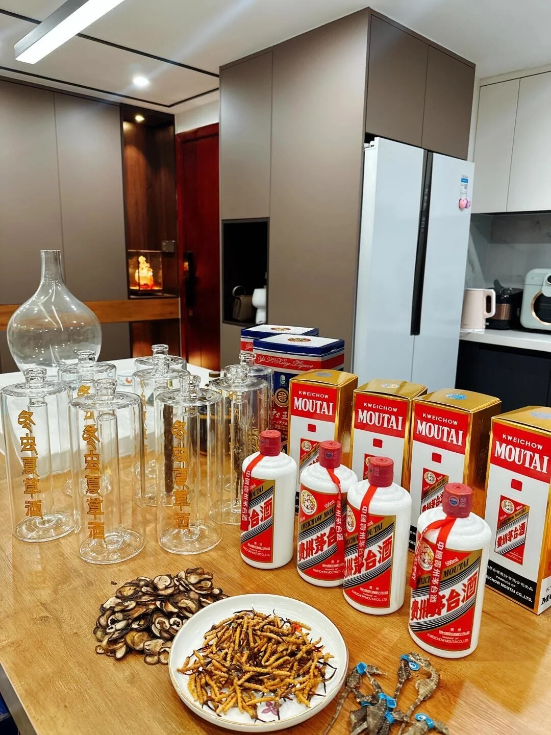 工程饭局标配 茅台酒