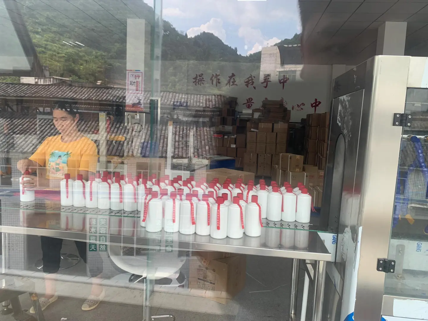 茅台镇的人喝什么酒？