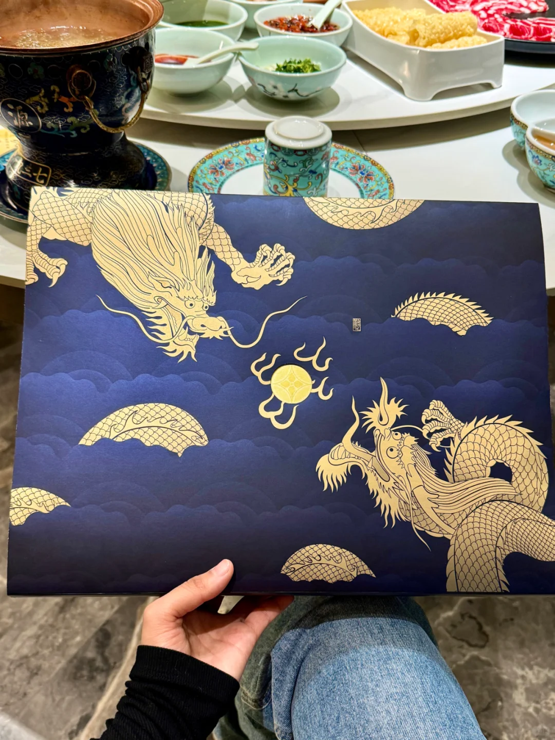 被误以为很贵的礼物?送人显贵白酒礼盒!