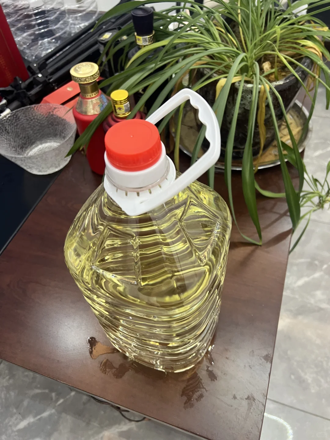 茅台镇的人喝什么酒？