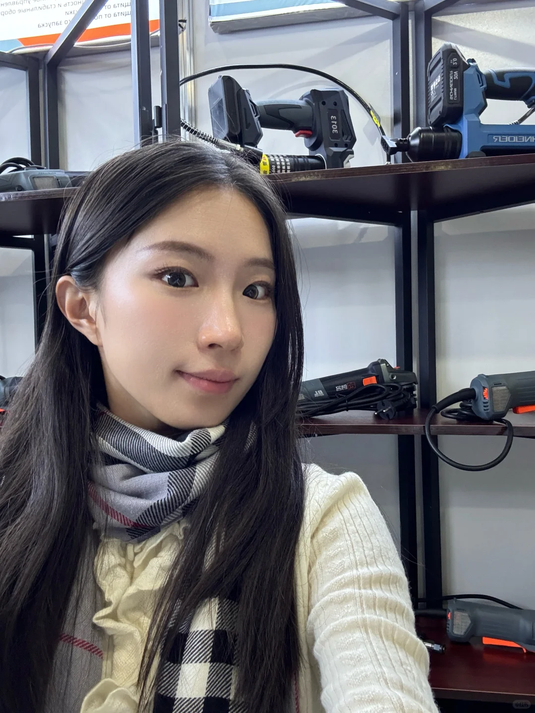 ??五金展会交作业