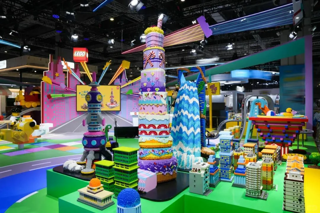 善纳设计带您走进2025进博会创意展台丨乐高