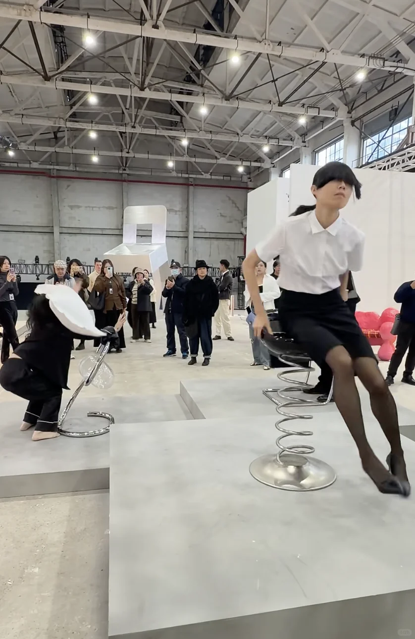 2025西岸艺博会｜完了，我不够艺术！