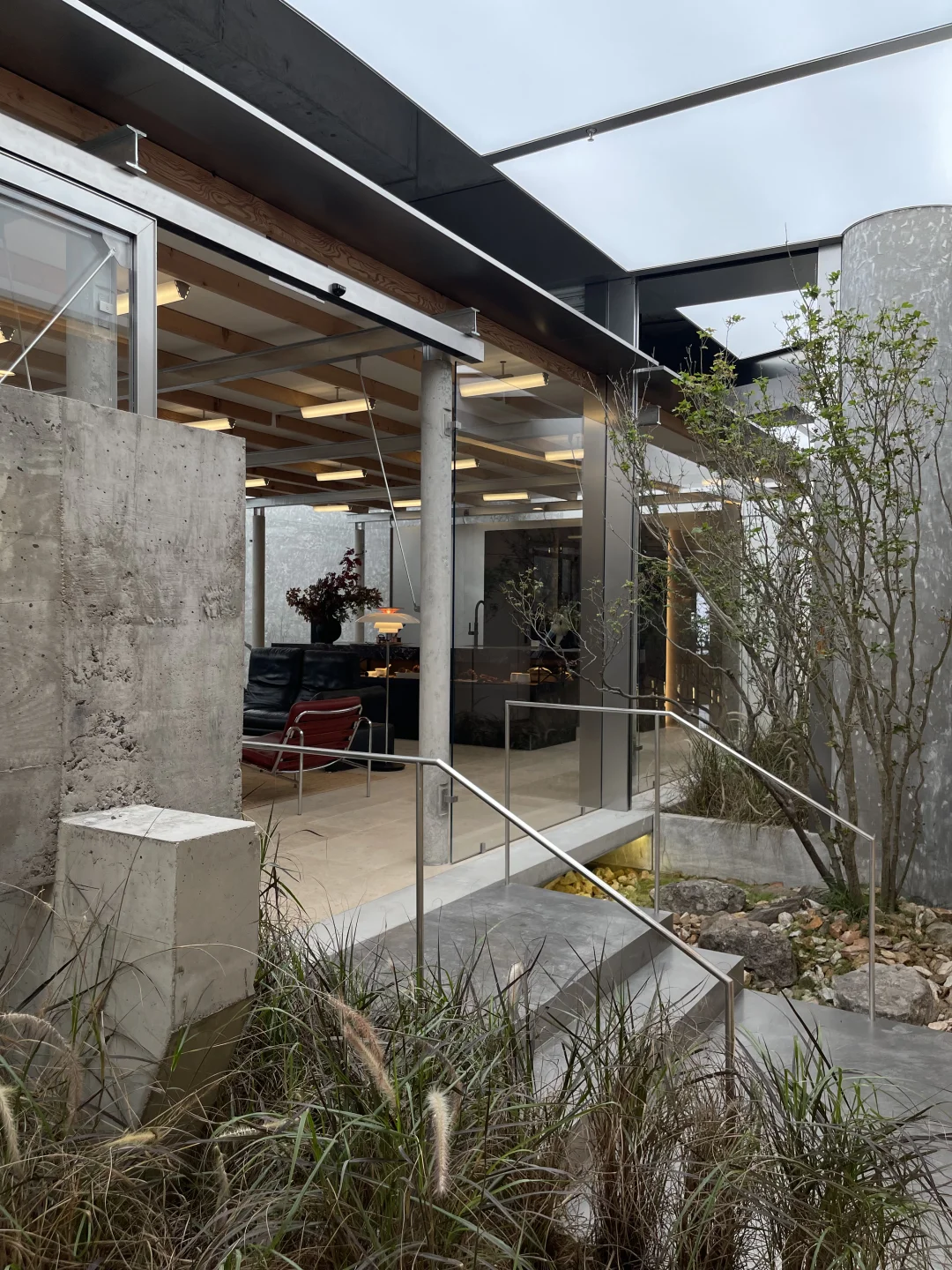 走进一家工业风的亭阁空间|上海poqqen pohl