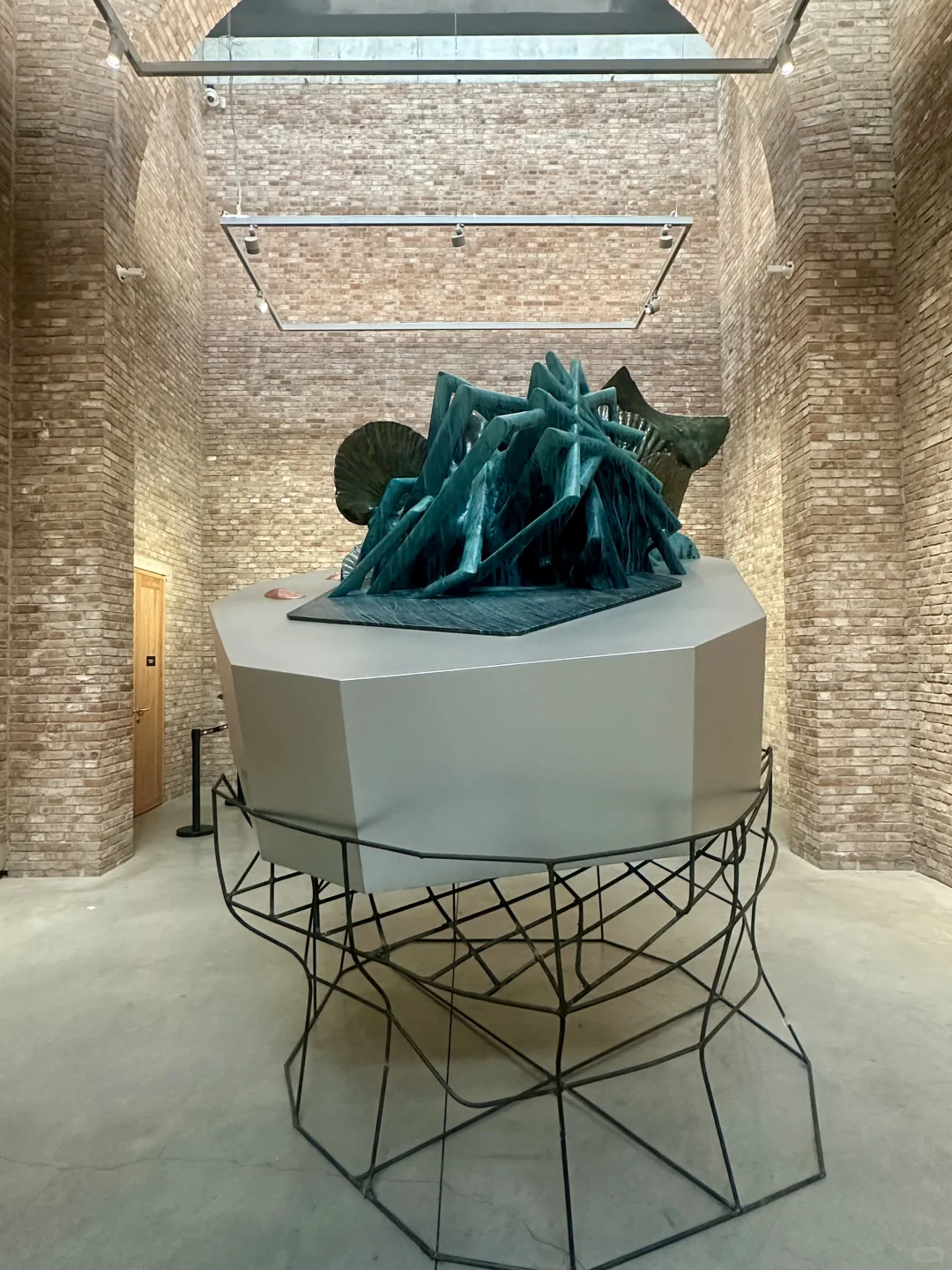 在工业风里遇美学与科技的碰撞