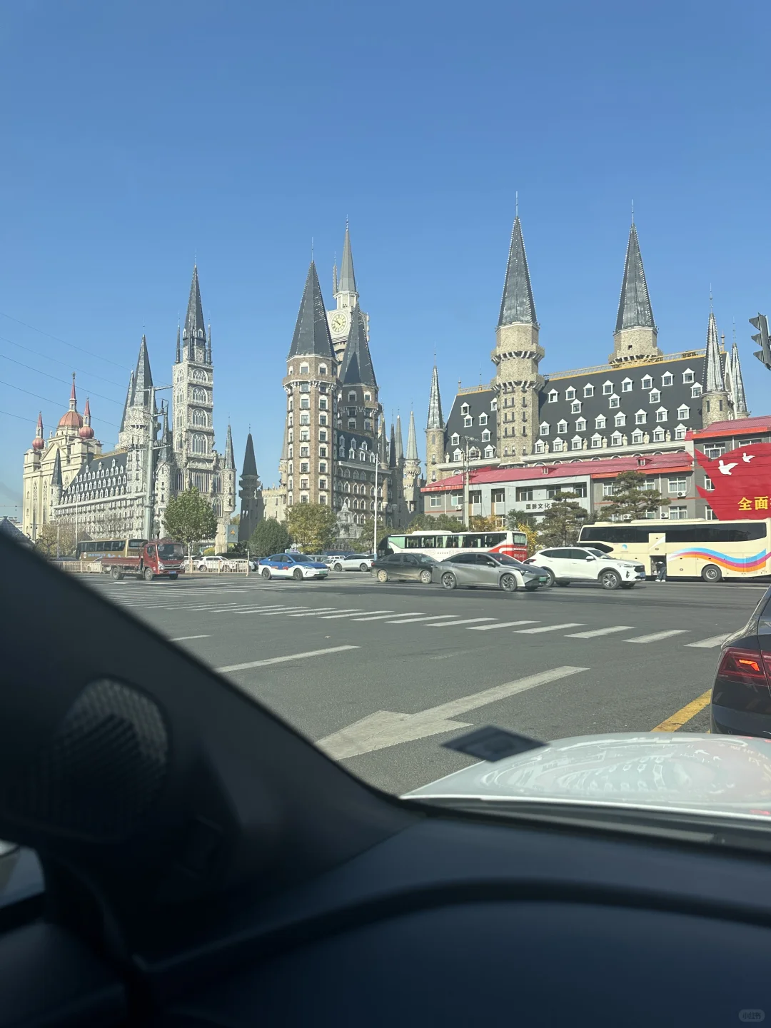 来河北美院看雕塑展啦