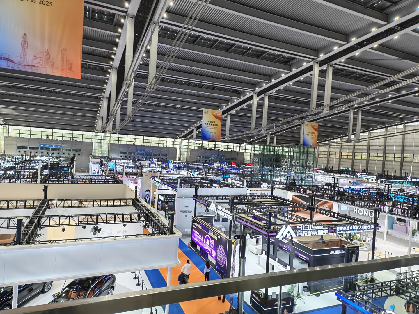 就问你们想不想看!荣耀展台!