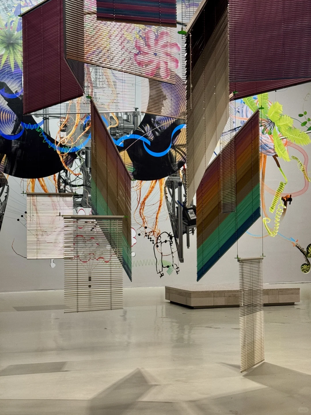 年度必看展｜上海双年展?花儿听到蜜蜂了吗