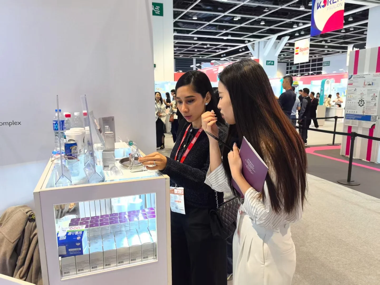 秋冬逛港展暴击！V.doing 救我 “面具脸”?