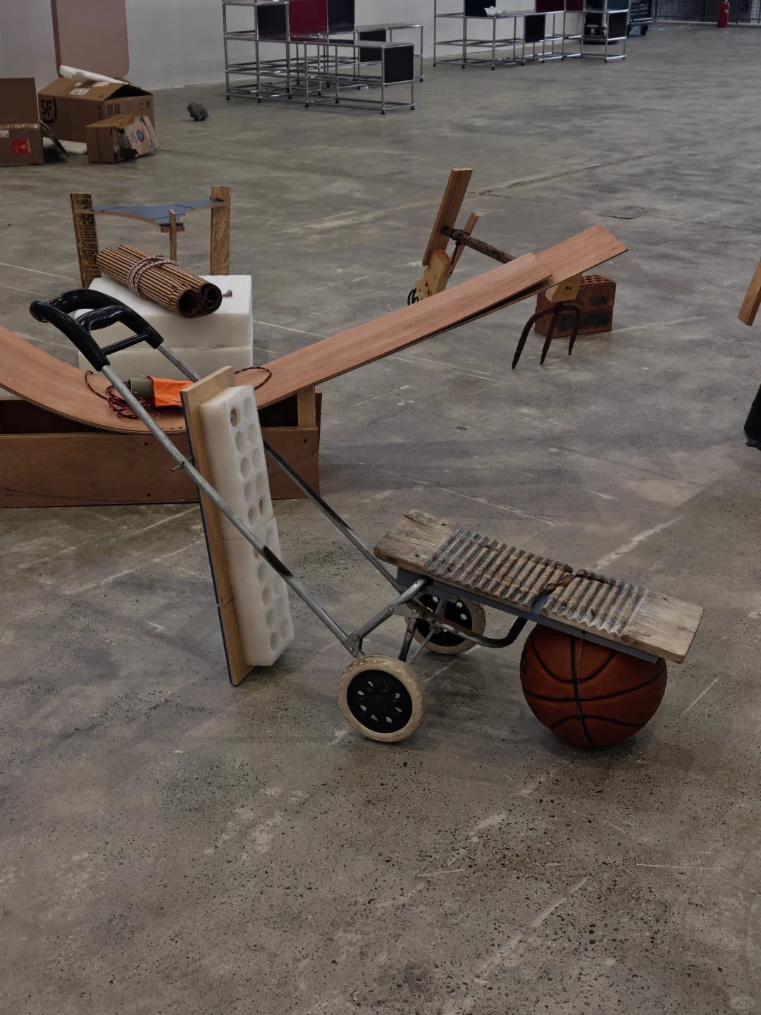 2025西岸艺博会｜完了，我不够艺术！