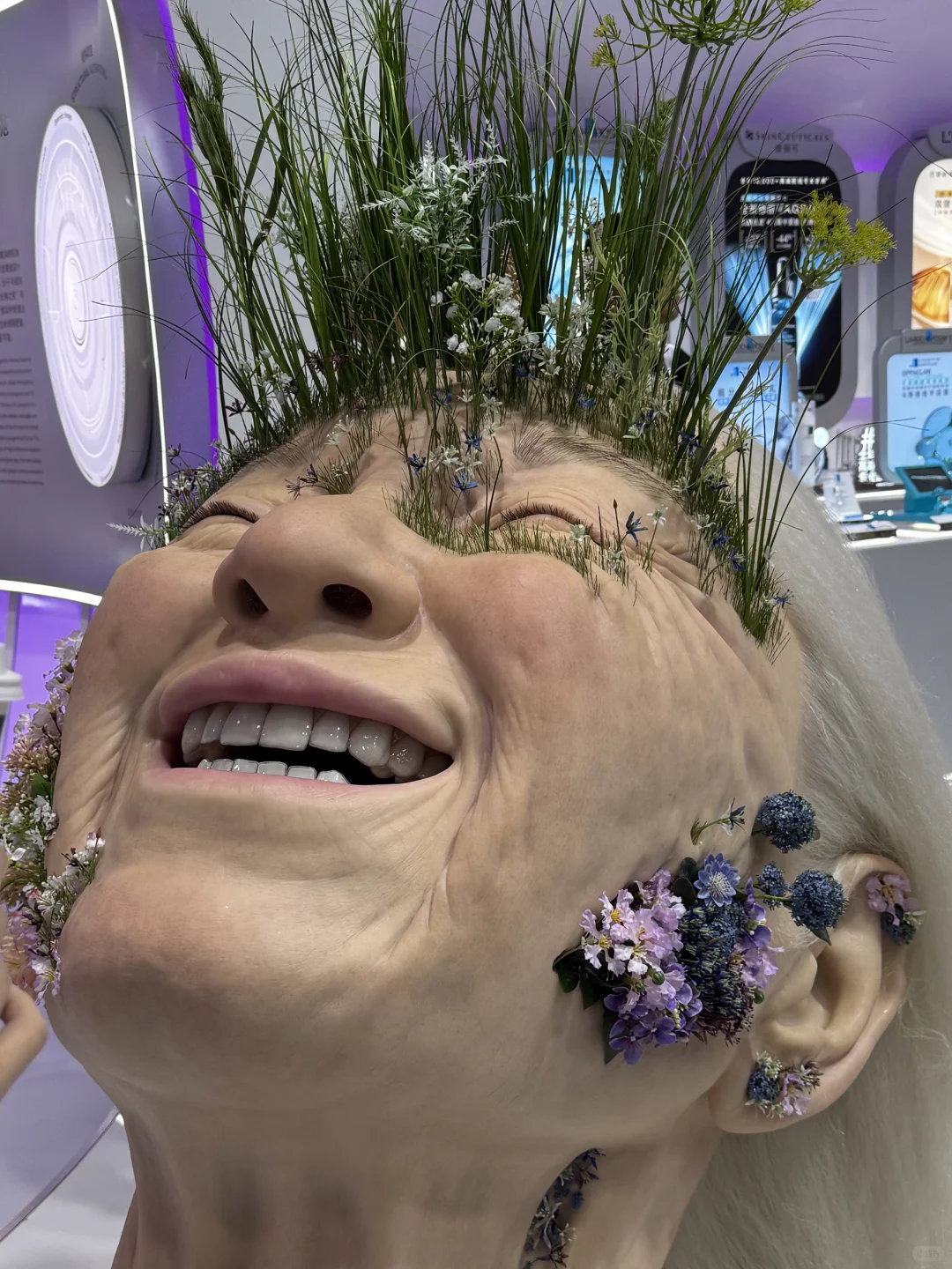 ?2025进博会一日游 | 免费吃喝+科技狂欢?