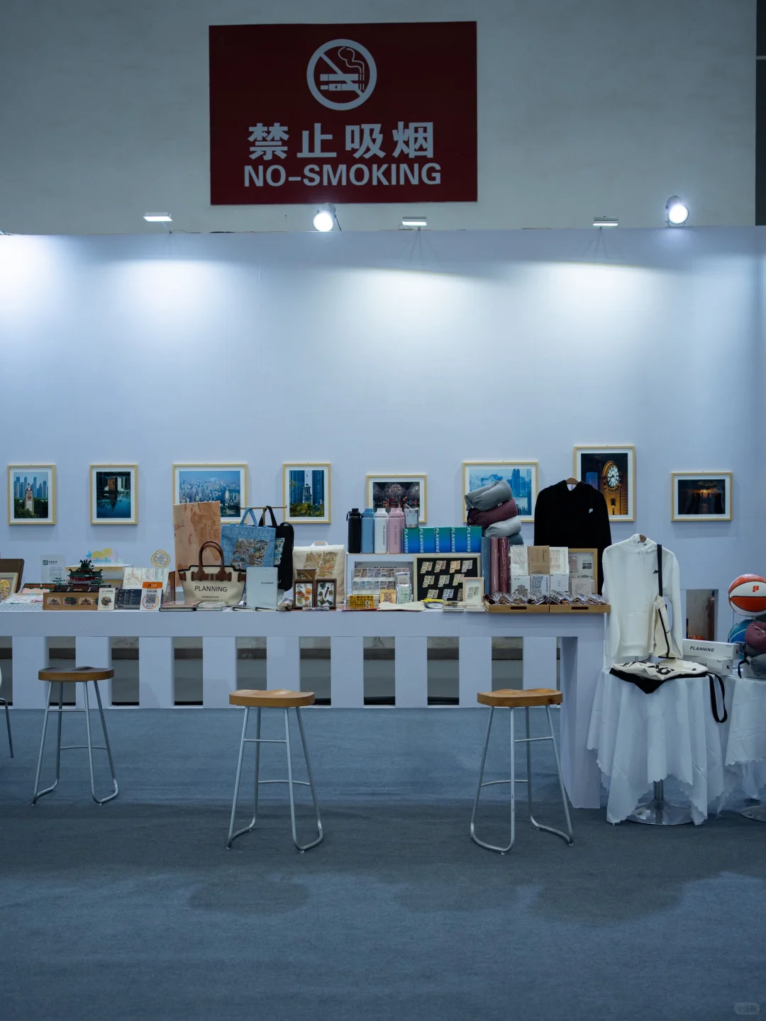 武汉设计双年展?AI画作惊艳到我了！