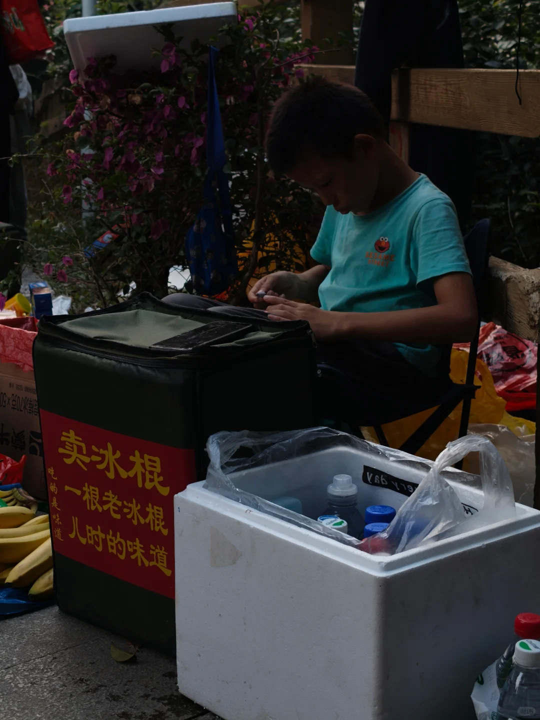 只要有人的地方 就有中国人卖东西