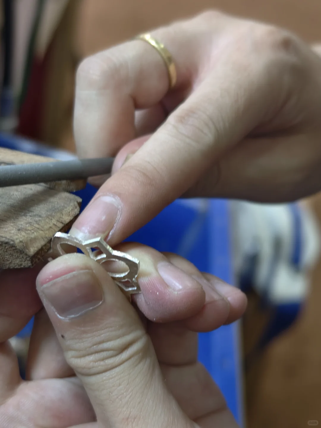 我在深圳找珠宝大赛教练??学金属起版