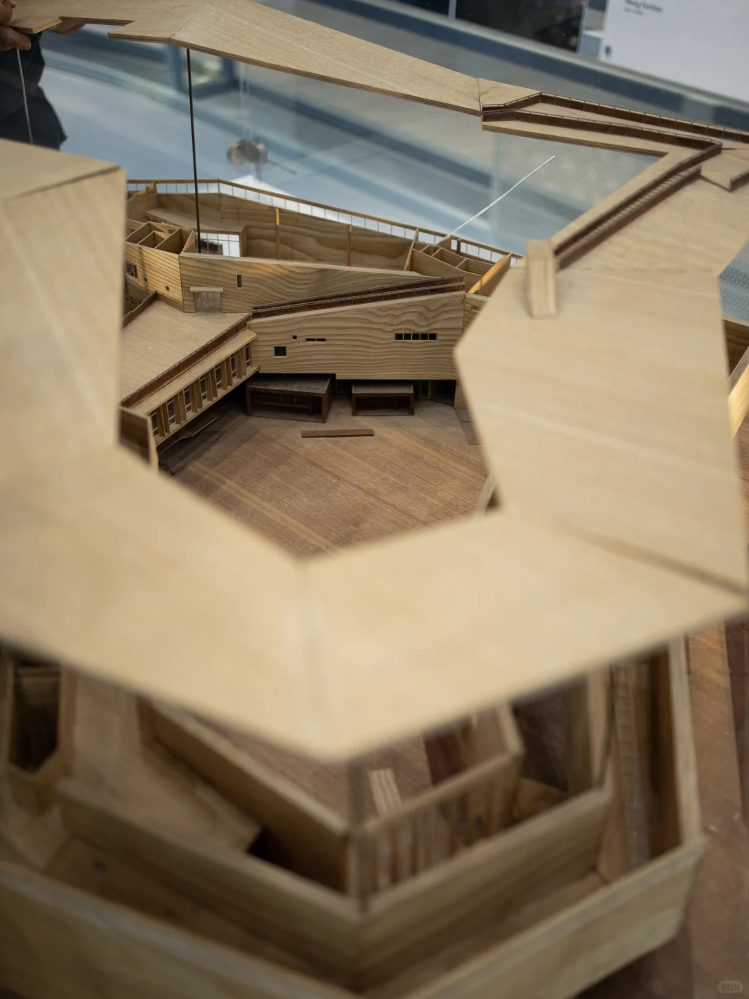 武汉设计双年展?AI画作惊艳到我了！