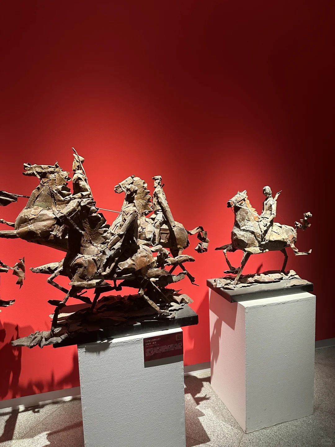 来河北美院看雕塑展啦