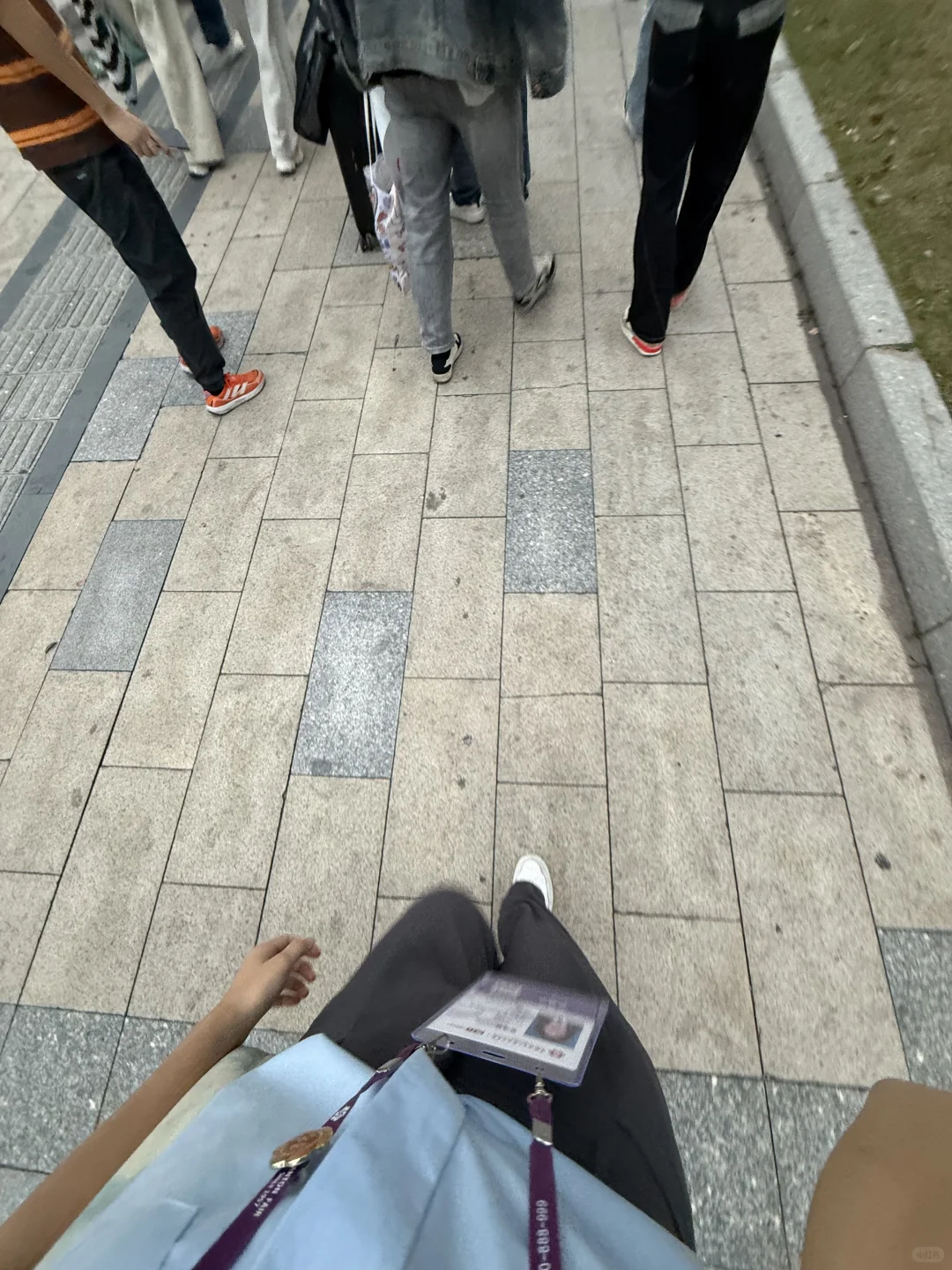 04女大这都能在广交会当英语翻译？！