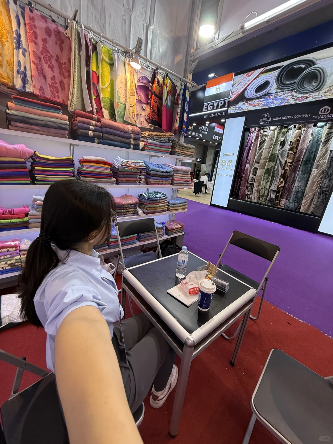 04女大这都能在广交会当英语翻译？！