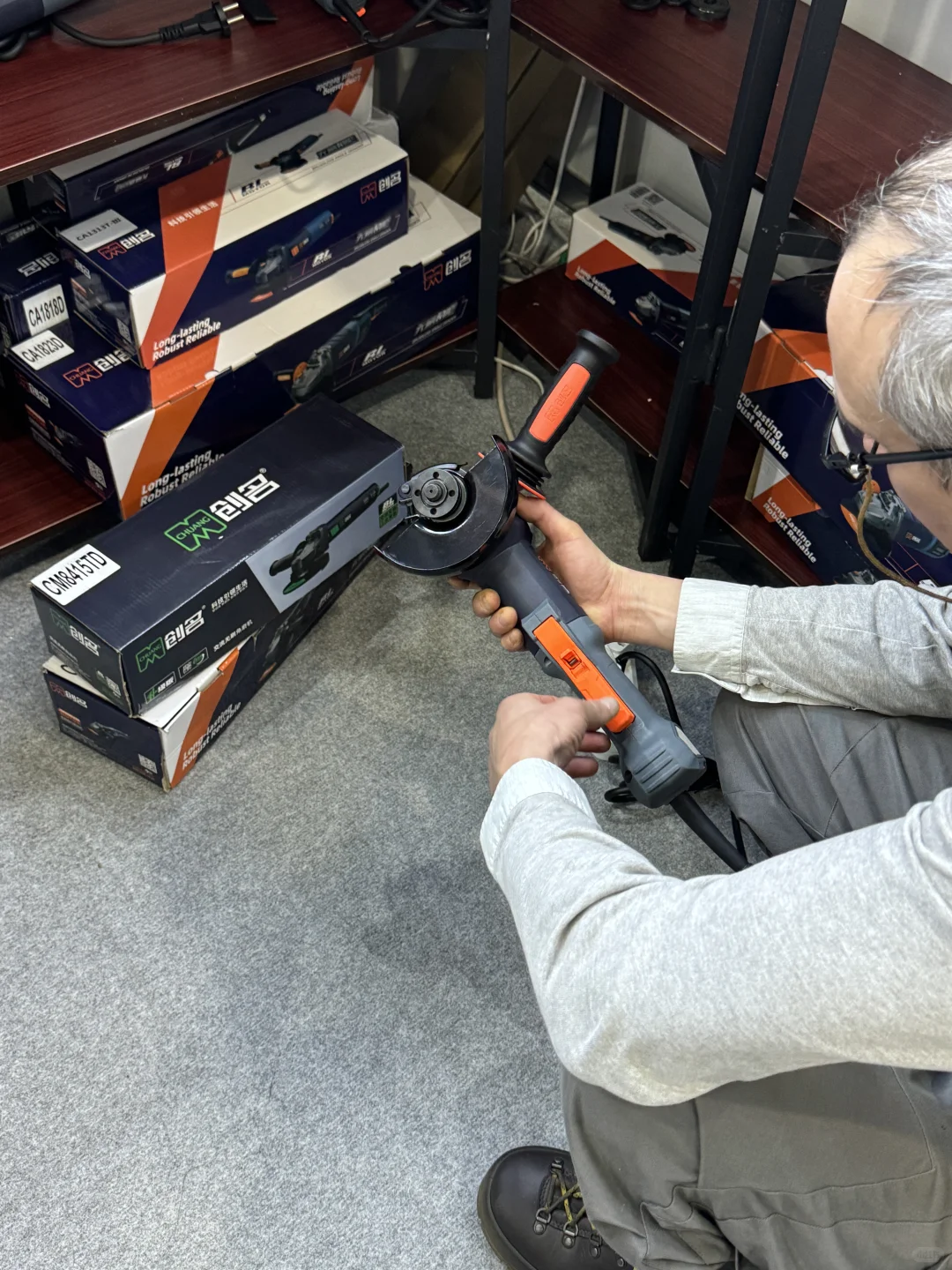 ??五金展会交作业