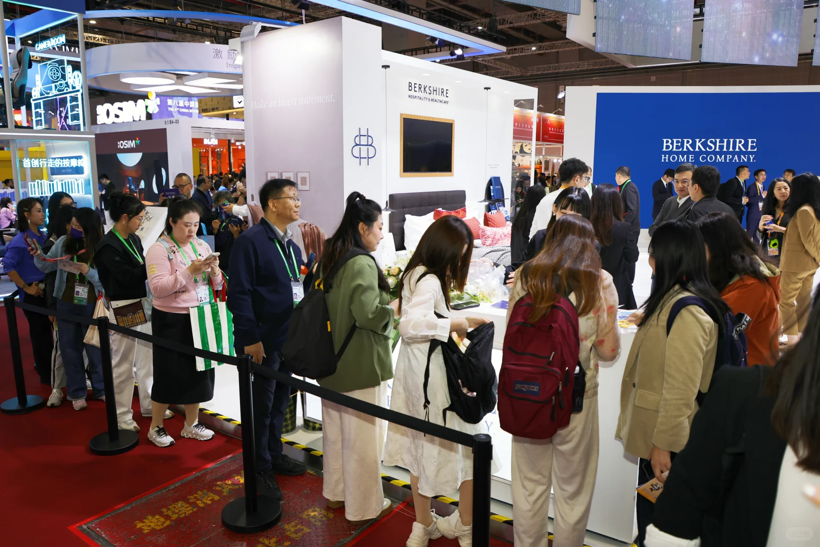 揭秘进博!!那些藏于细节中的巧思与温度