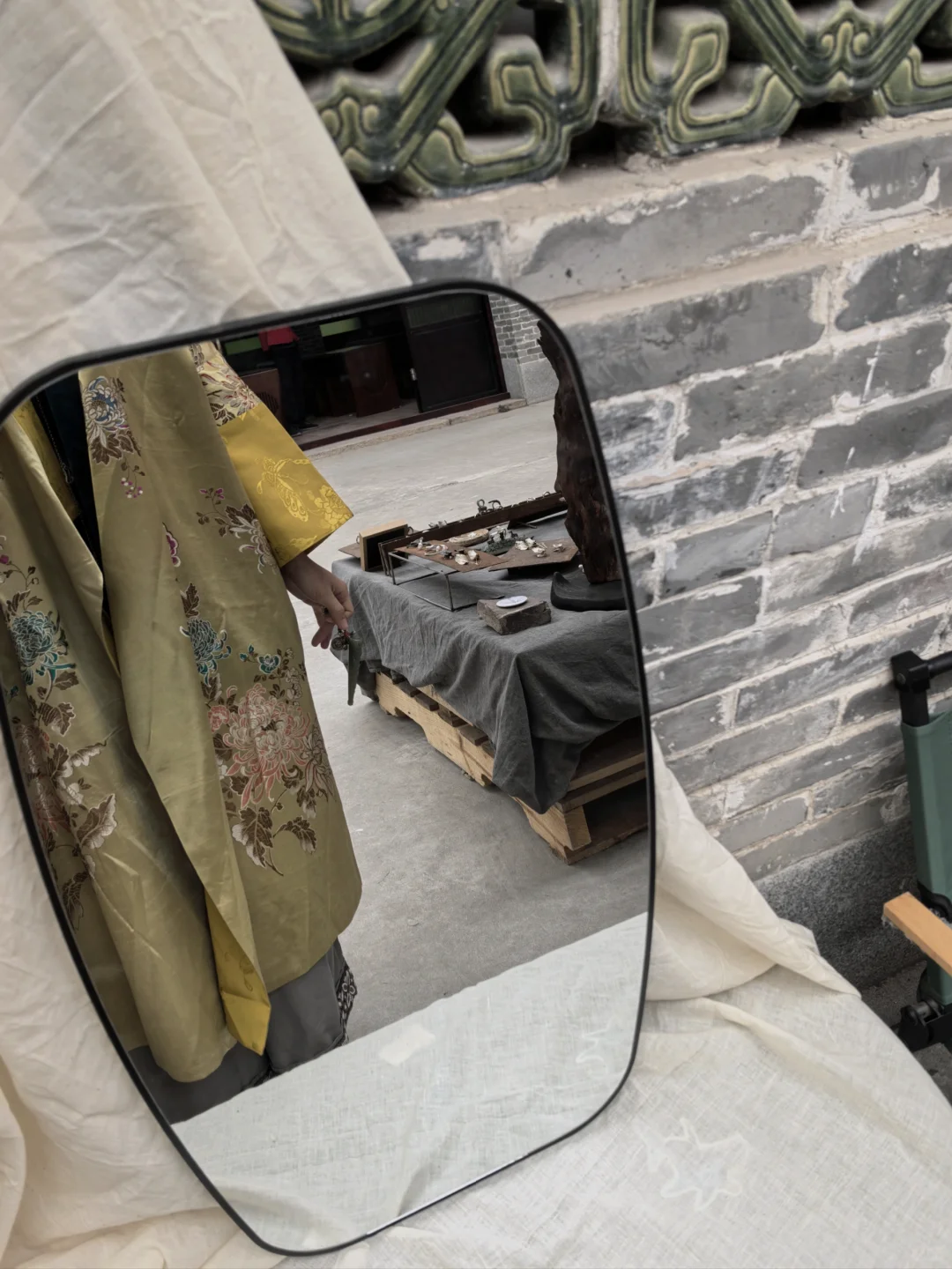 废铁里生长｜工地废料焊出的首饰展陈