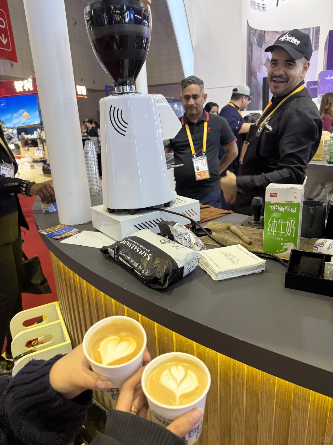 上海进博会圆满收官啦