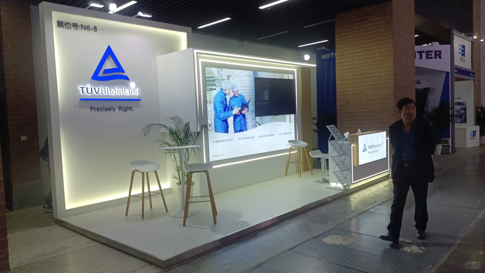 药机展纯木质展台搭建