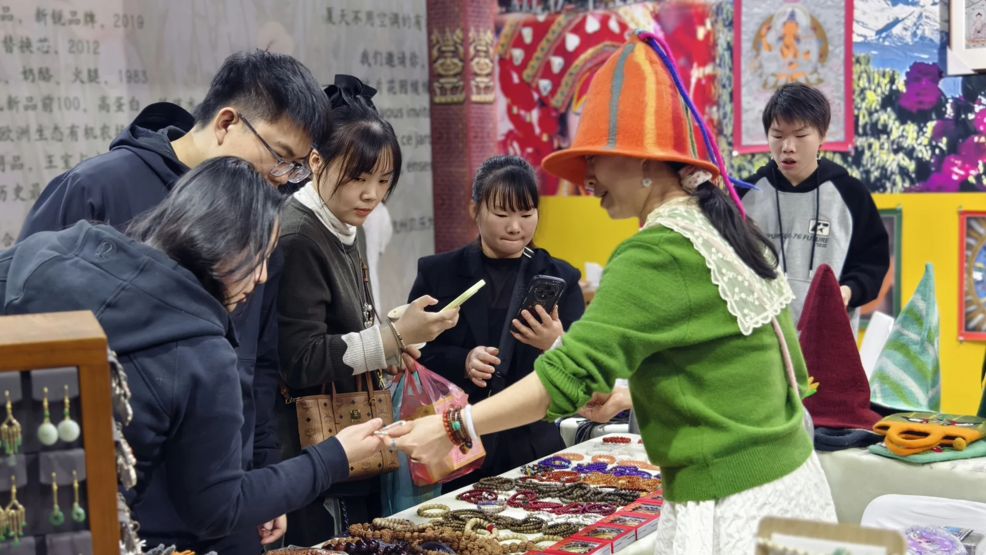 进博会尼泊尔火爆的手作羊毛毡