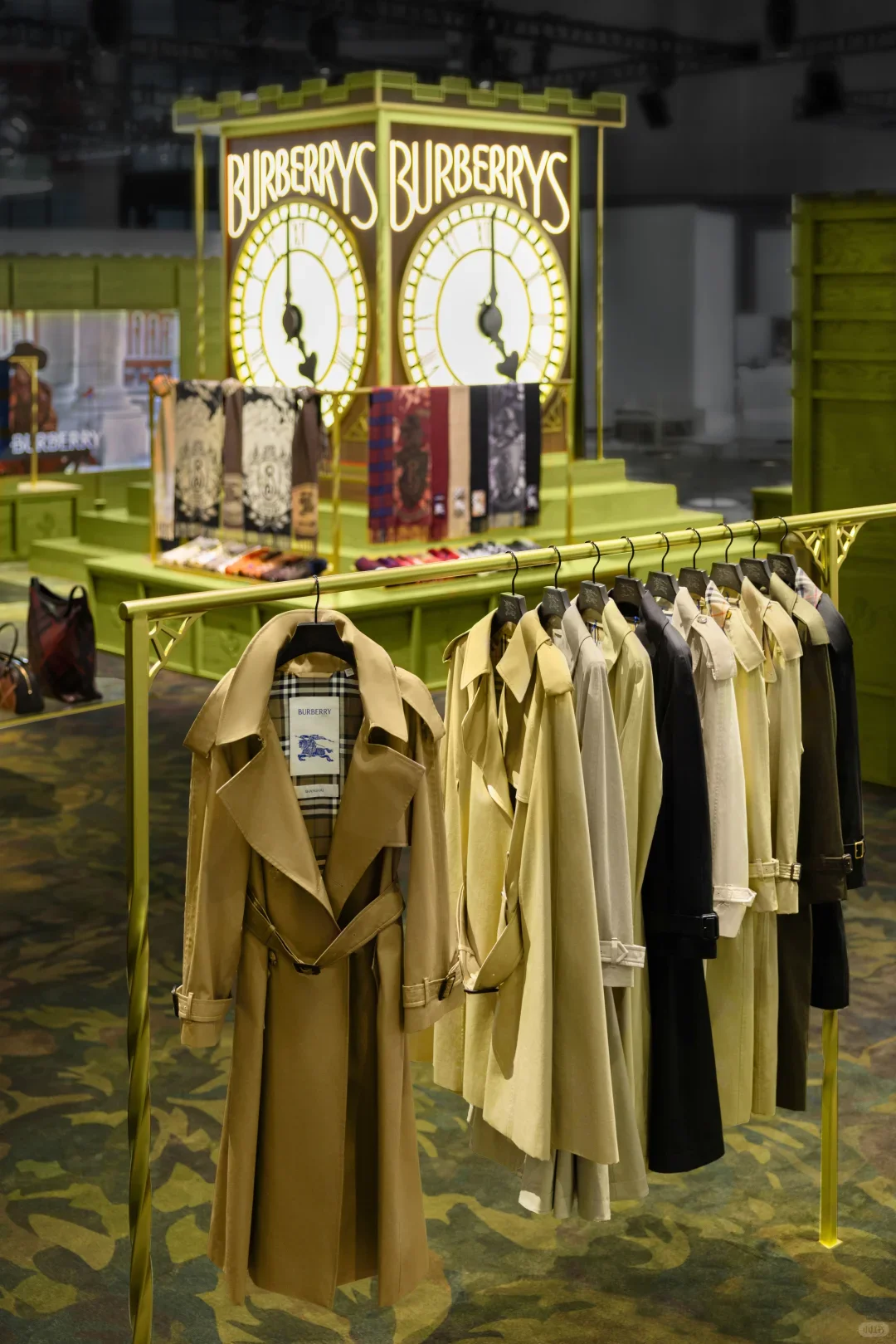 从进博会看趋势:品牌展台艺术 + 科技应用