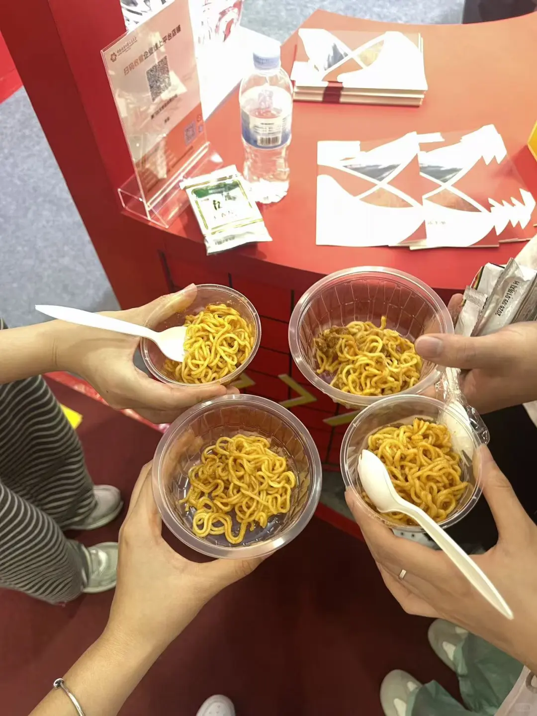 我在广交会吃撑了....